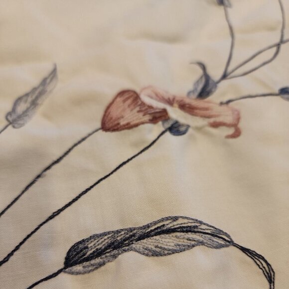 Vintage Embroidered Cross Stitch Tablecloth 116”x66” with 12 Matching Napkins - Picture 3 of 11